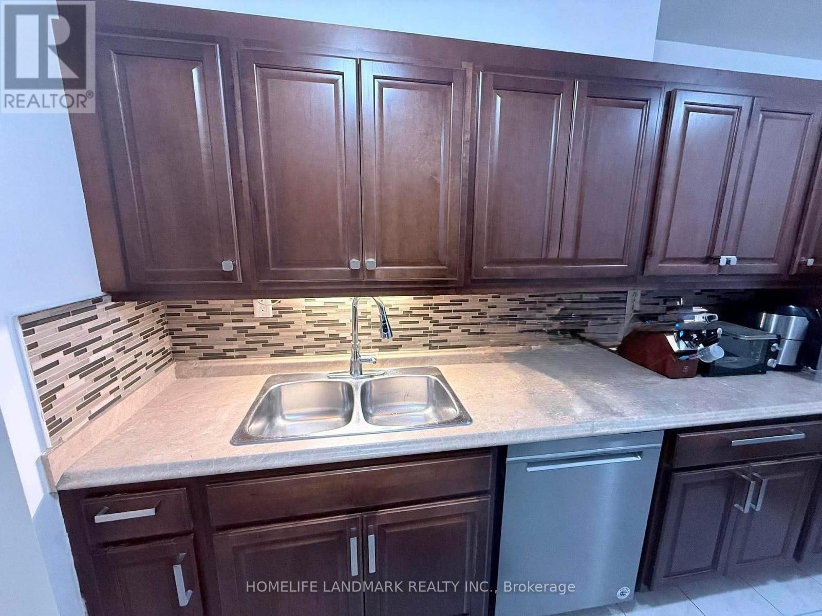 #109 25 SILVER SPRINGS BOULEVARD - 14