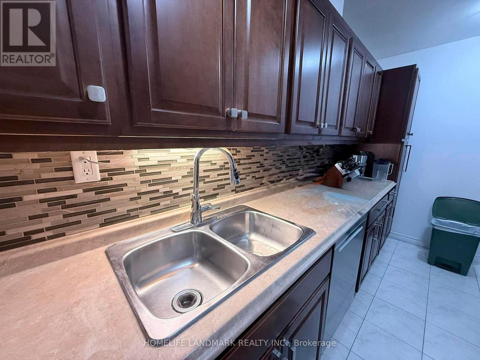 #109 25 SILVER SPRINGS BOULEVARD - 18