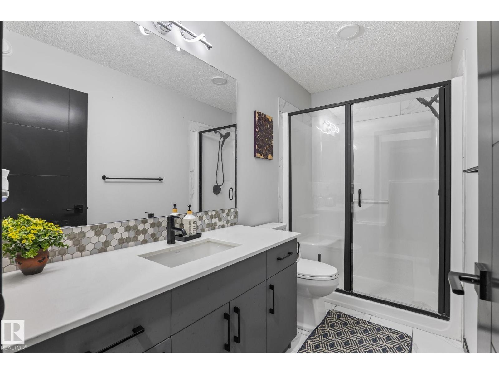 5110 23A ave SW - 15