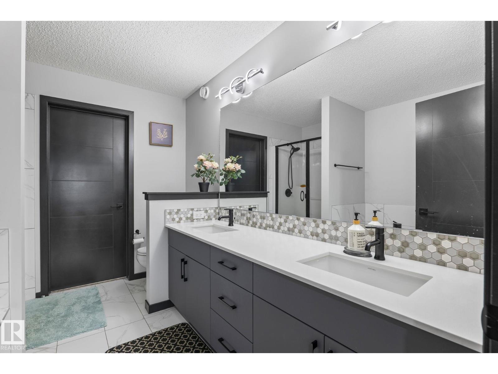 5110 23A ave SW - 22