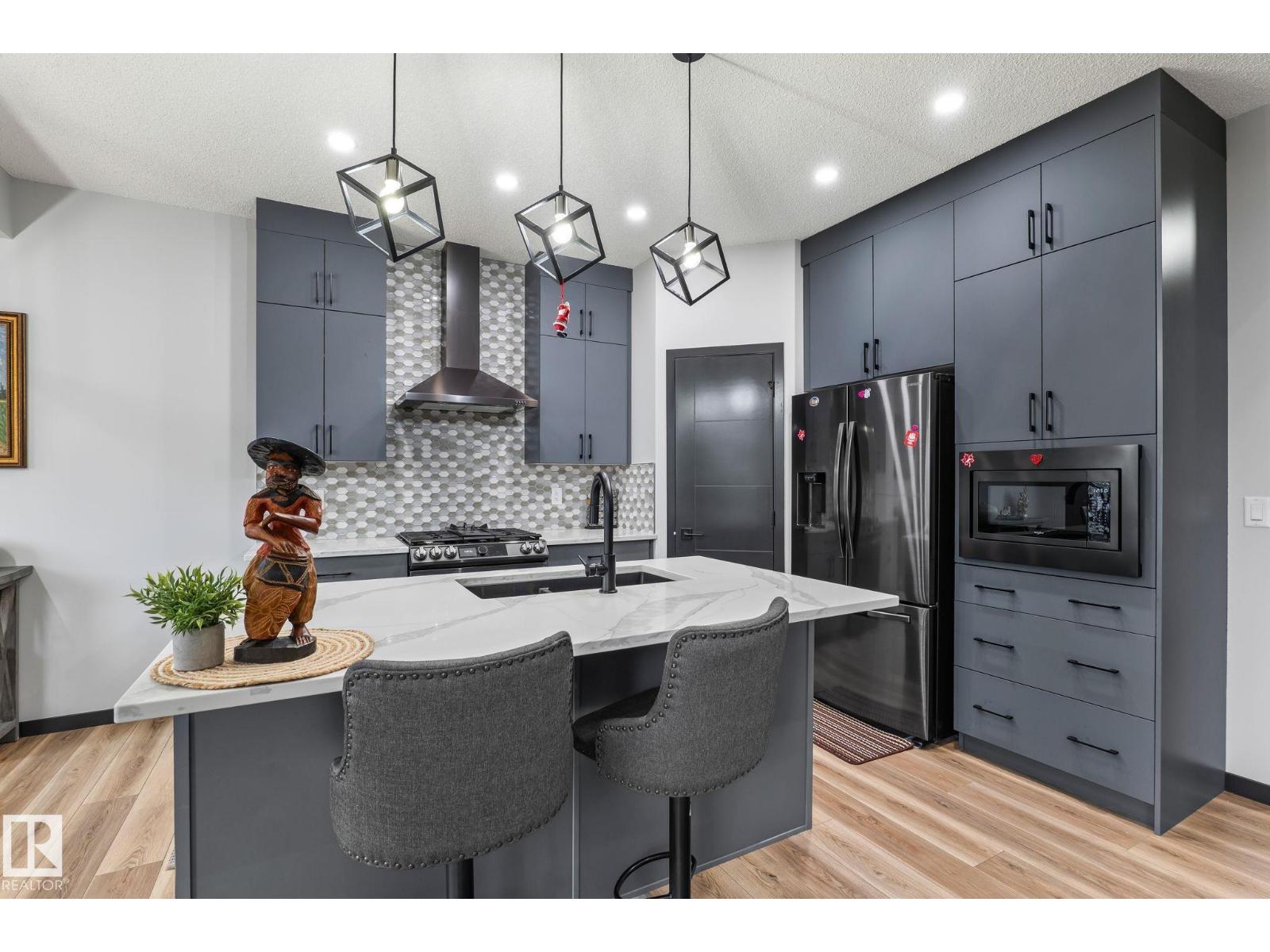 5110 23A ave SW - 8
