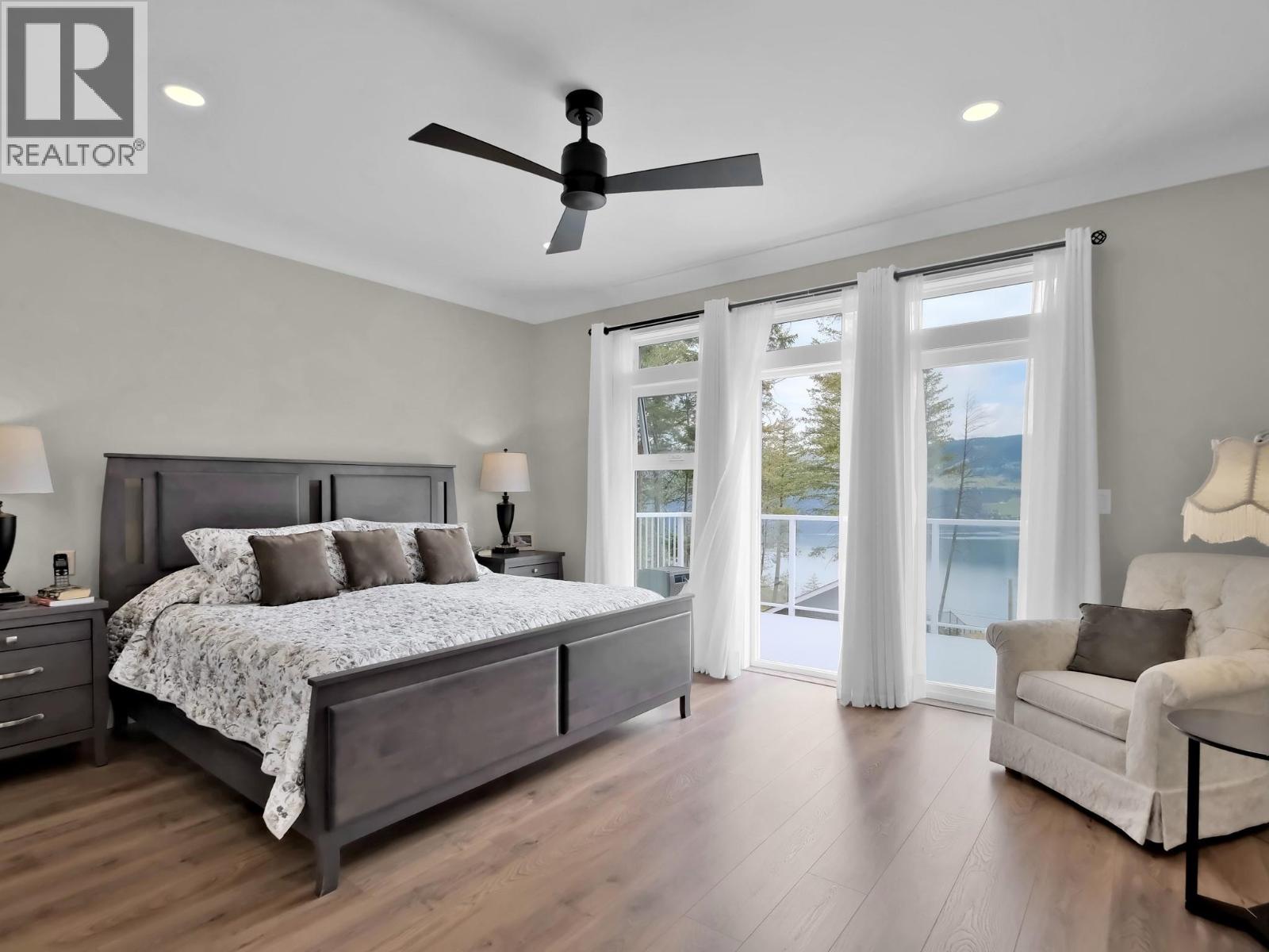 7255 Dunwaters Road - 21