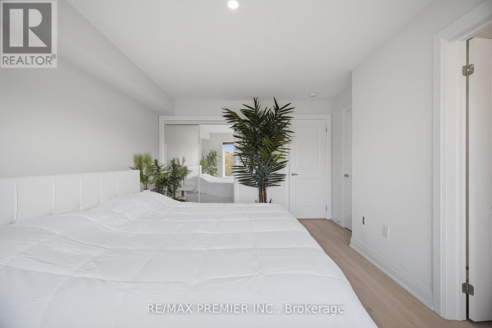 43 WILD ROSE GARDENS - 26