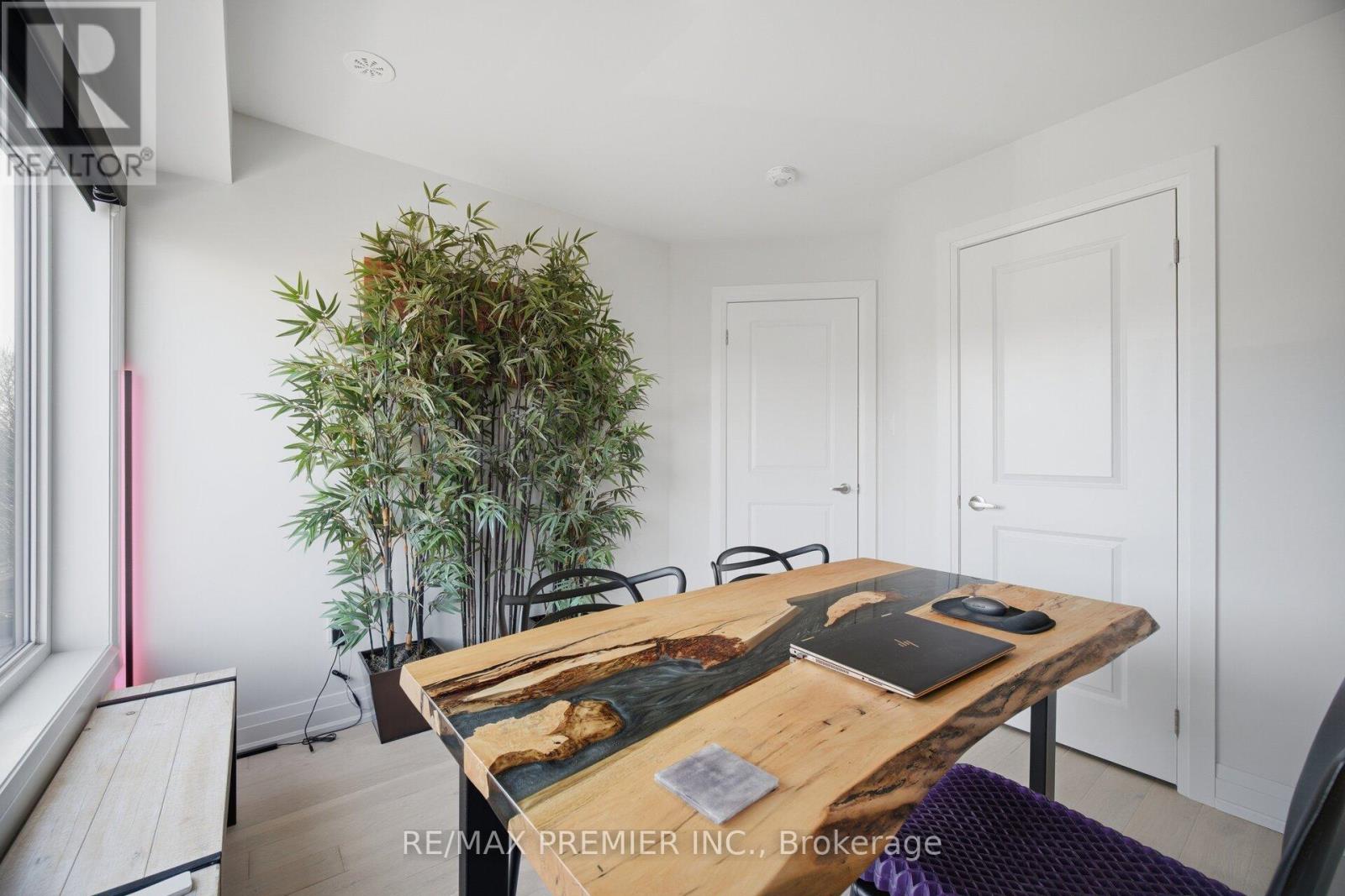 43 WILD ROSE GARDENS - 31