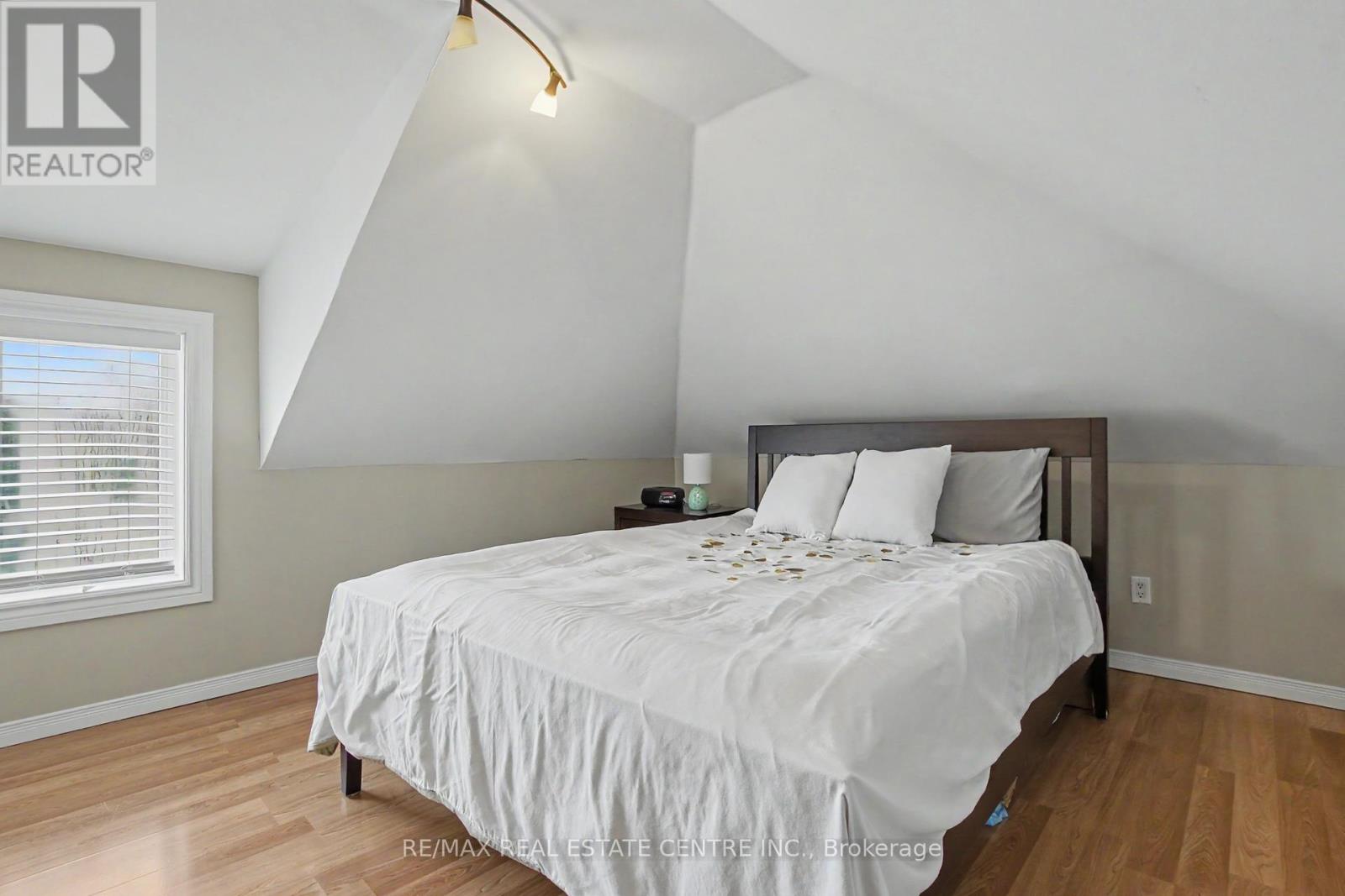123 NORFOLK AVENUE - 19