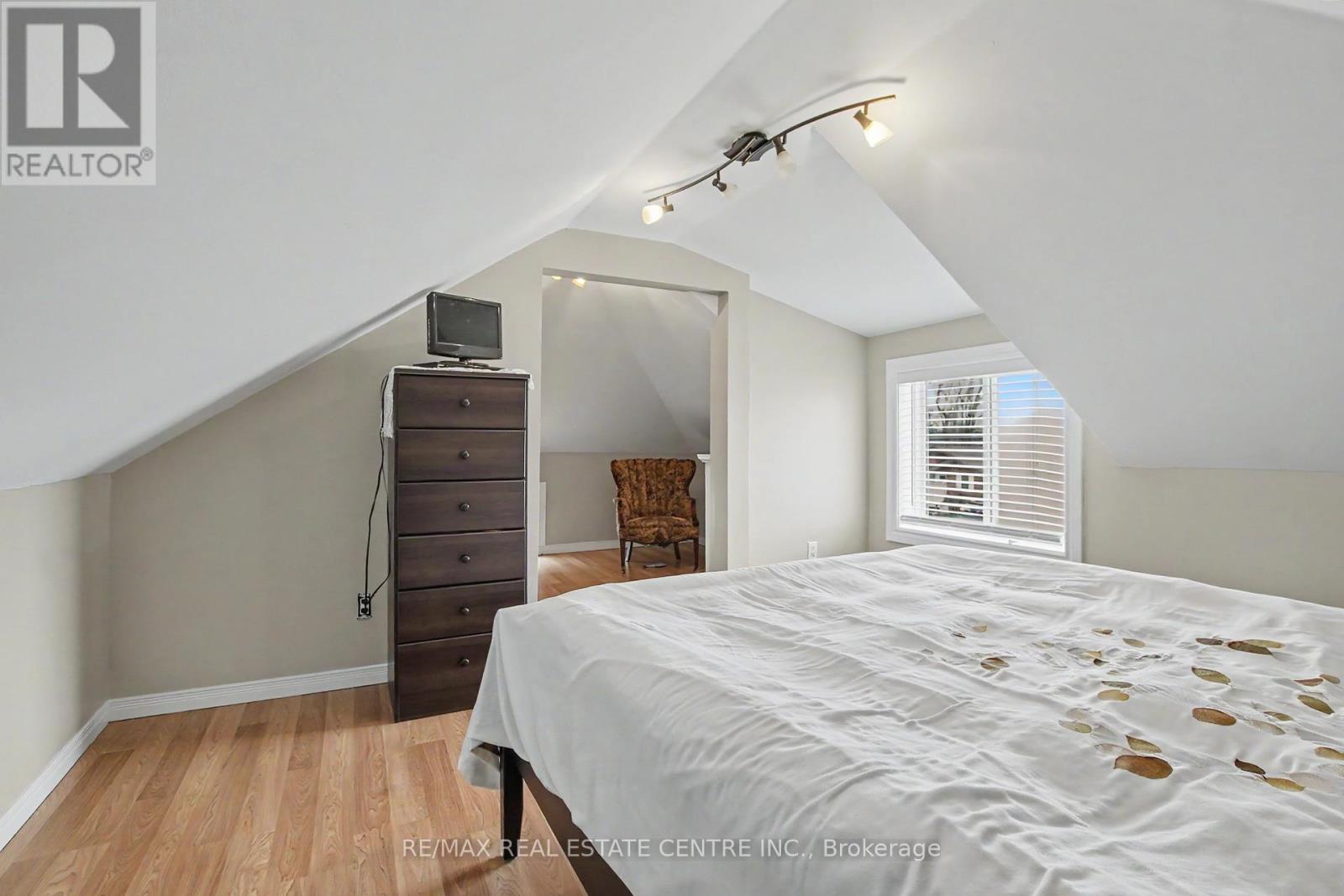 123 NORFOLK AVENUE - 20