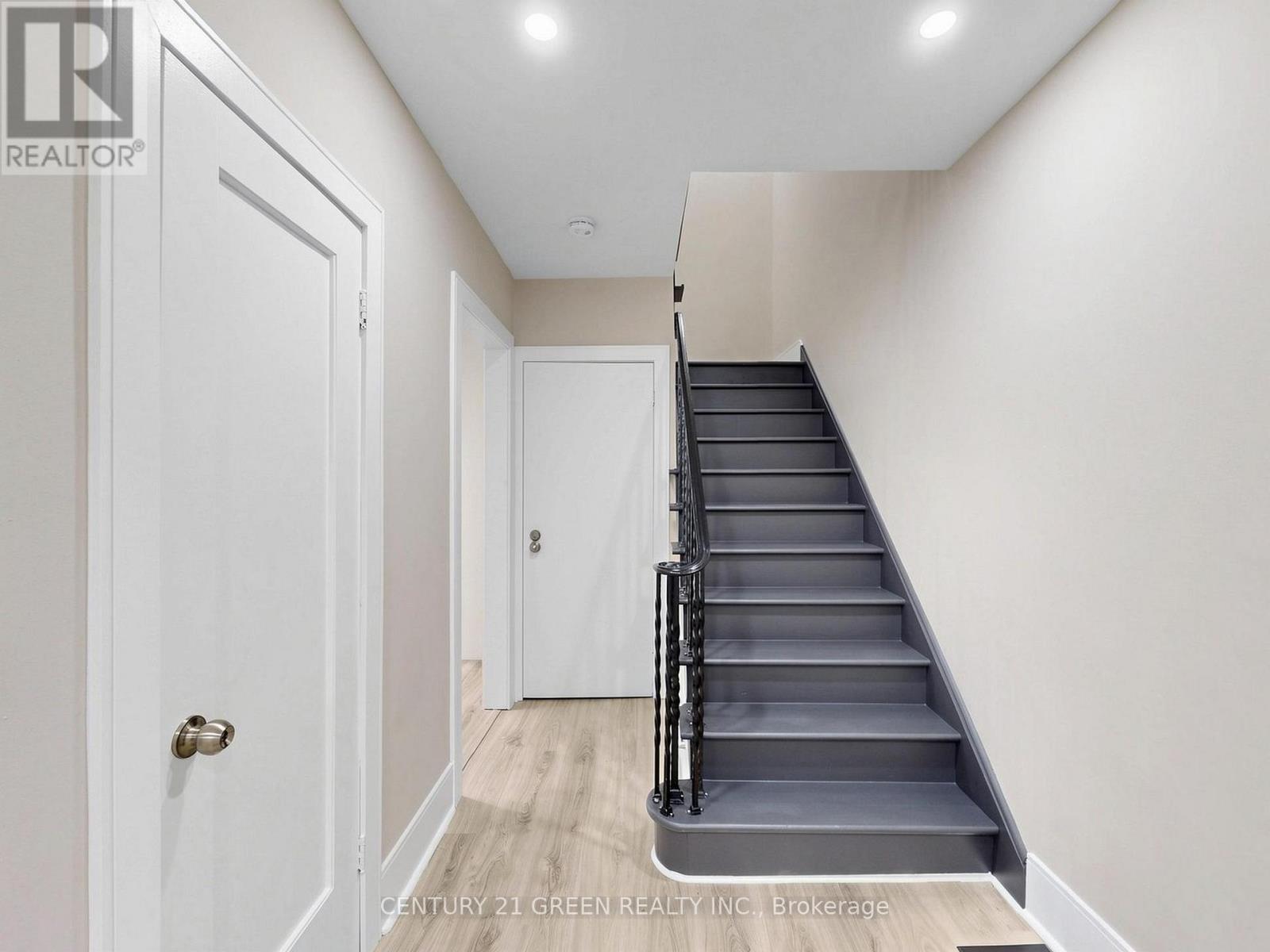 87 FENNELL AVENUE W - 20