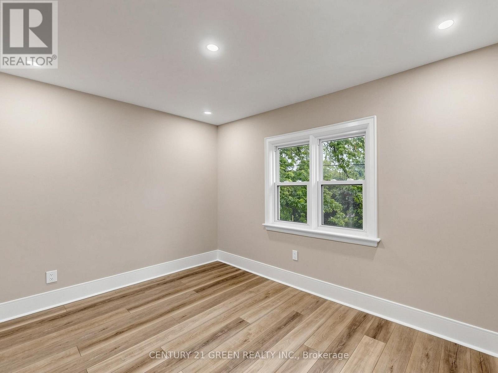87 FENNELL AVENUE W - 29