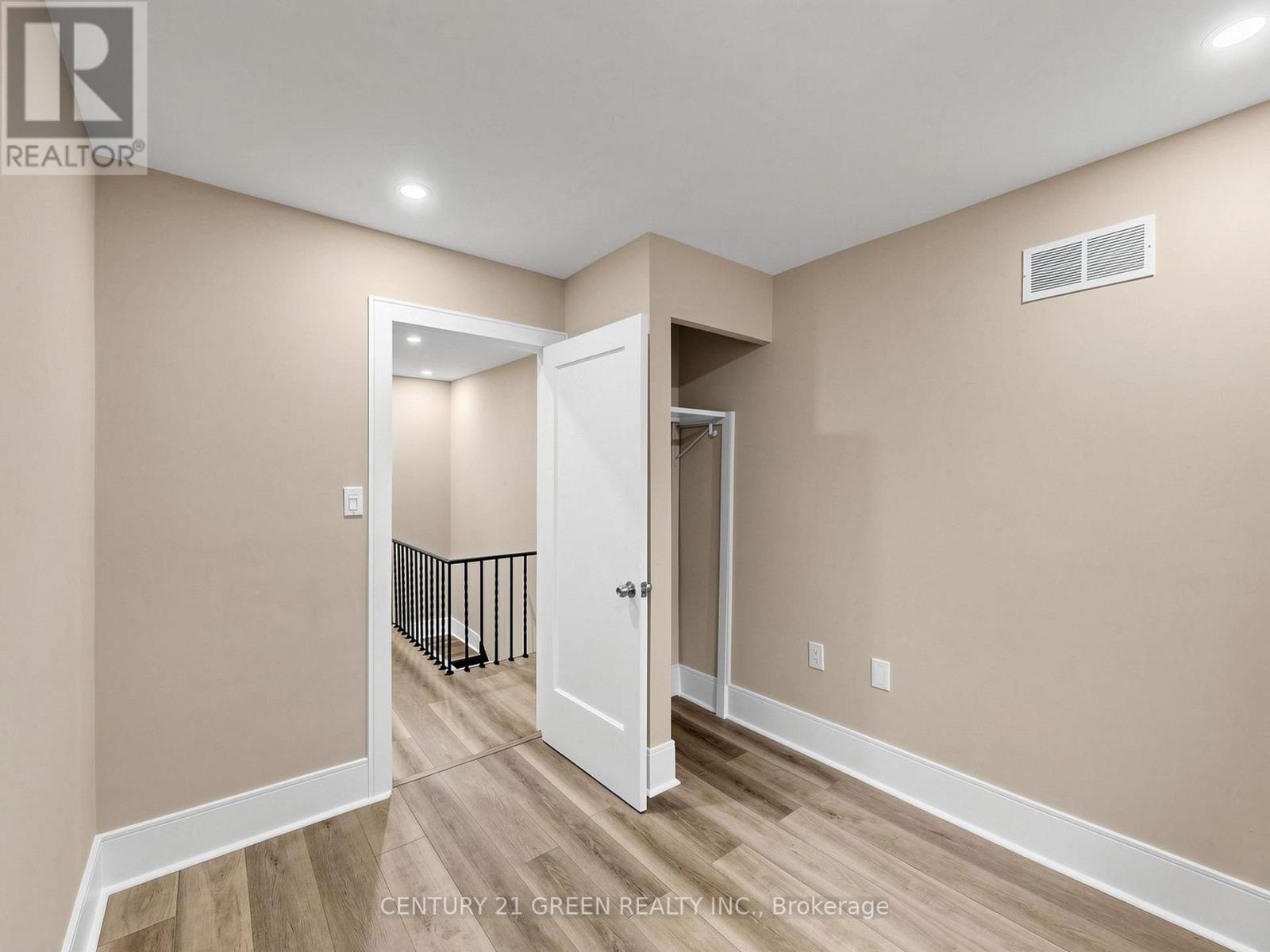 87 FENNELL AVENUE W - 31