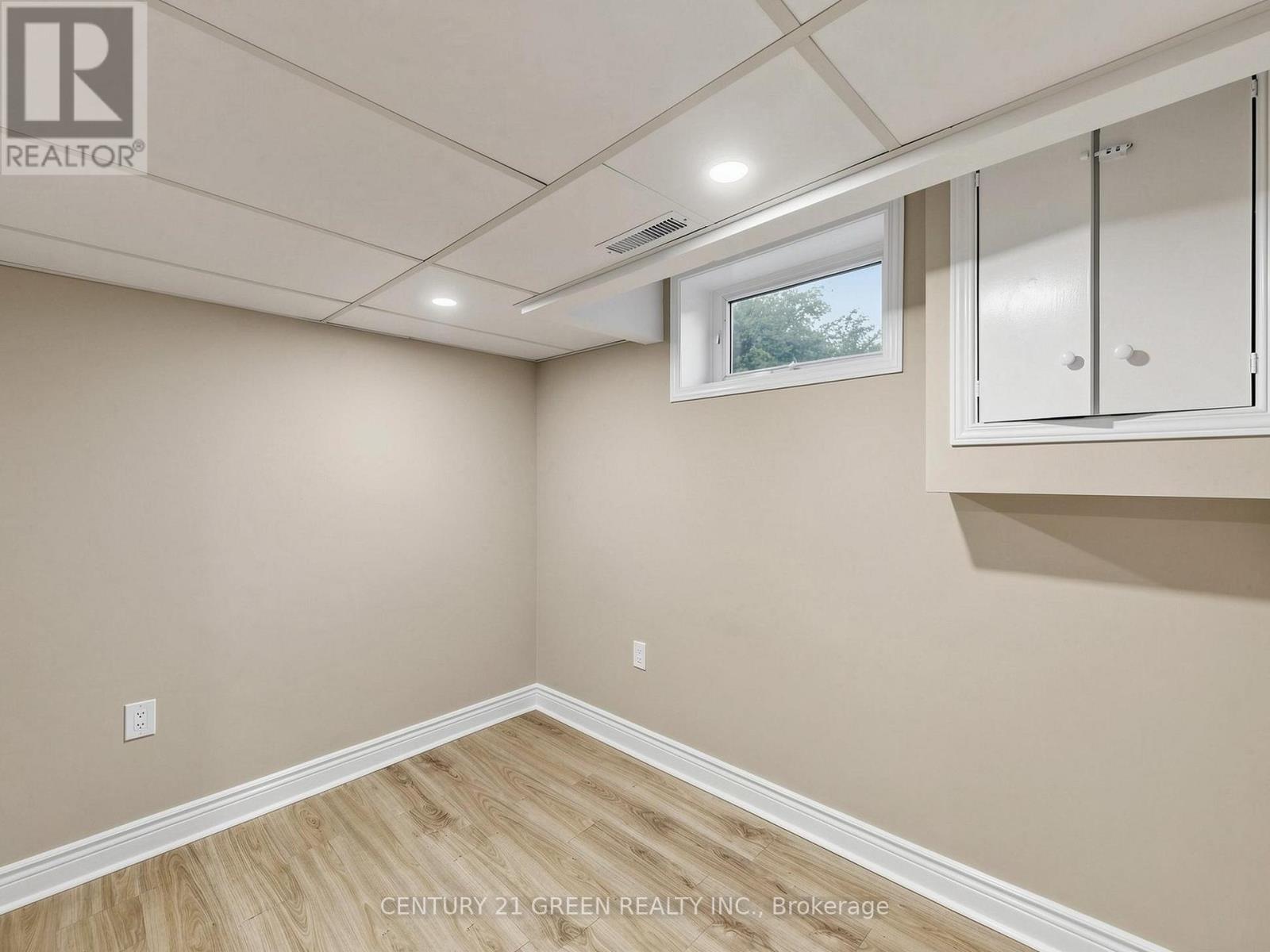 87 FENNELL AVENUE W - 38