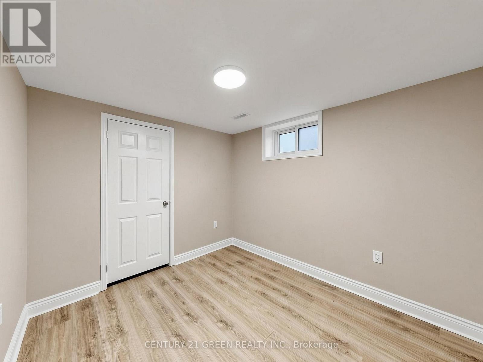 87 FENNELL AVENUE W - 40