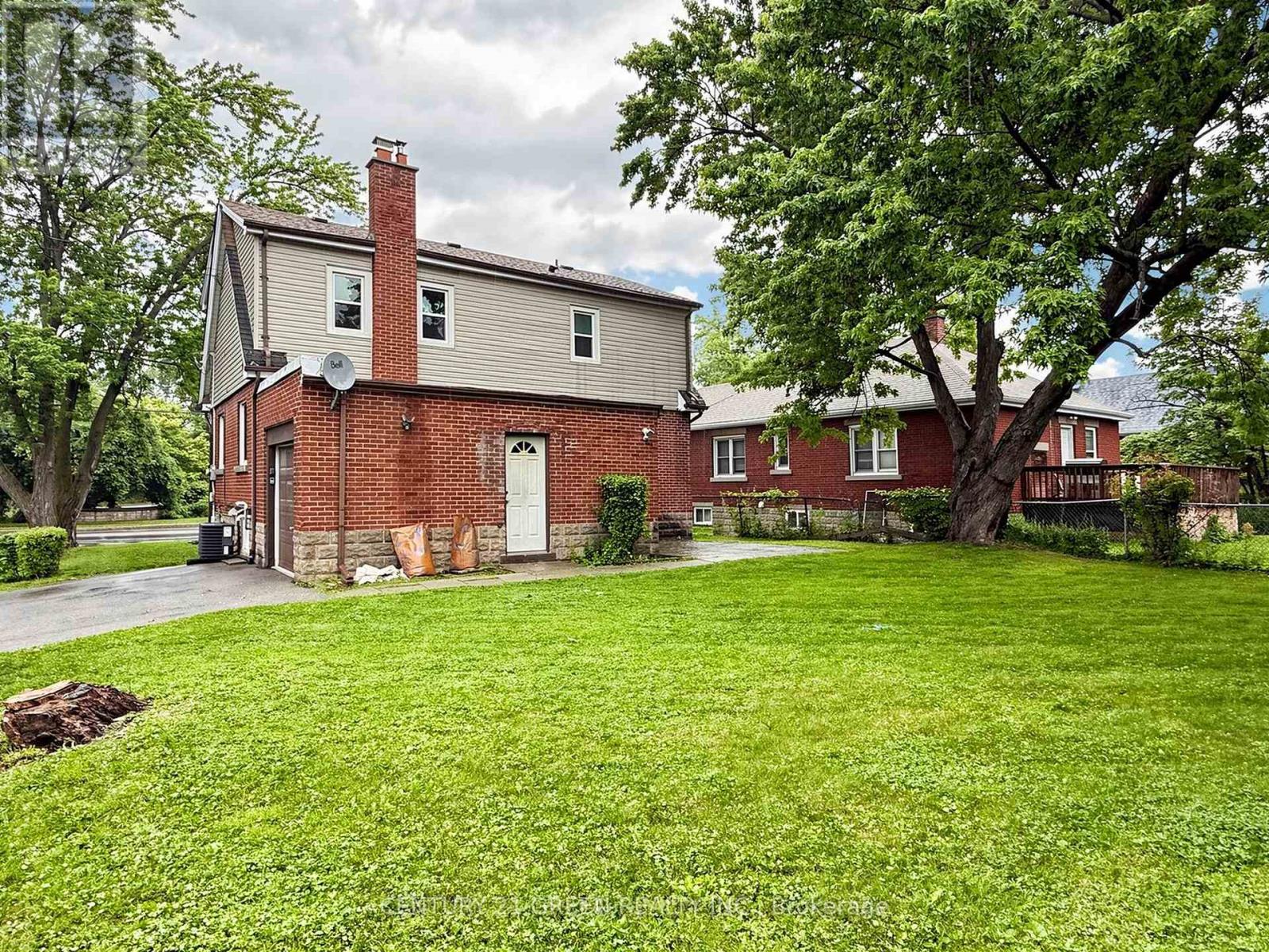 87 FENNELL AVENUE W - 46