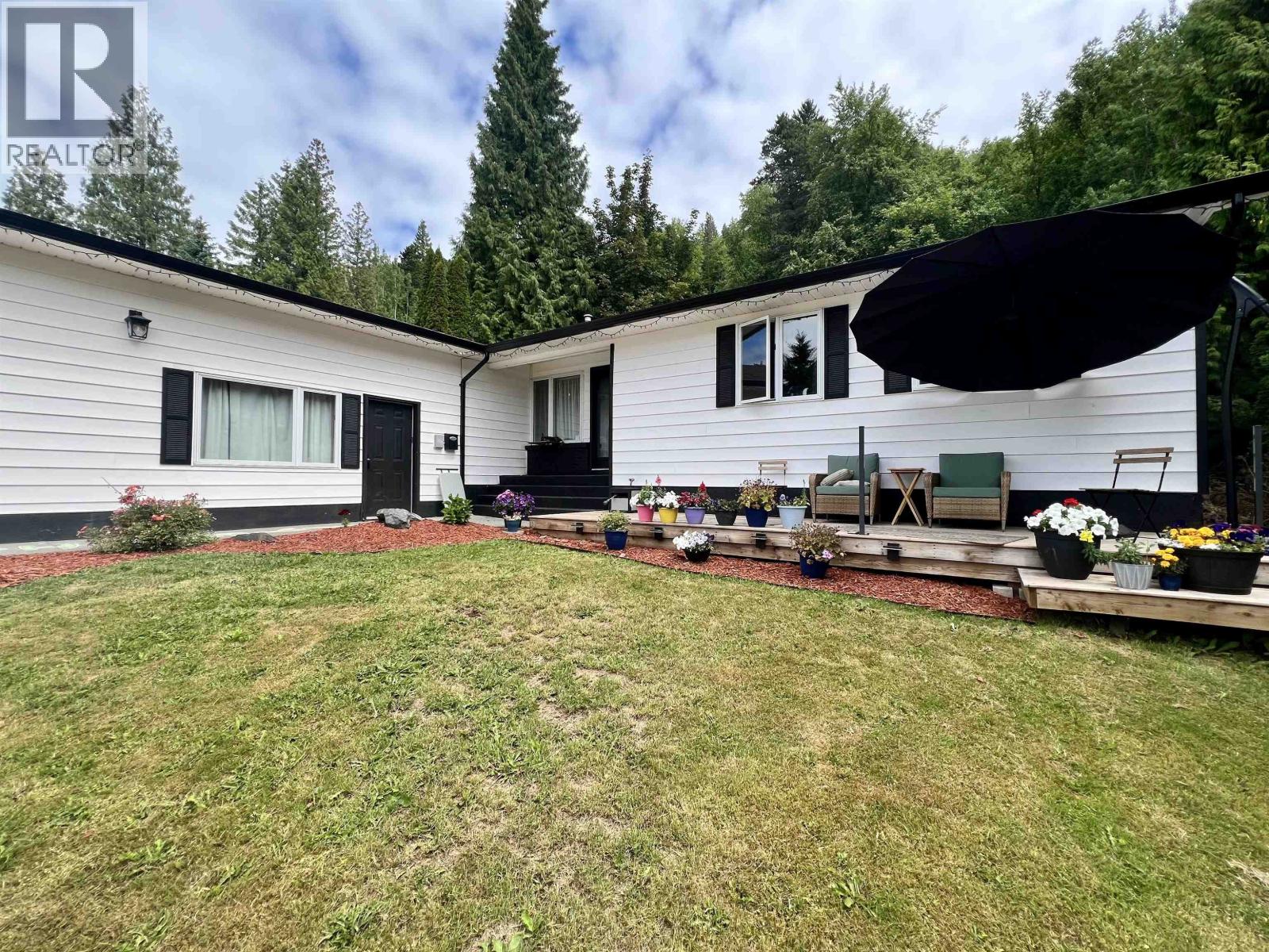 3308 JOHNSTONE STREET - 2