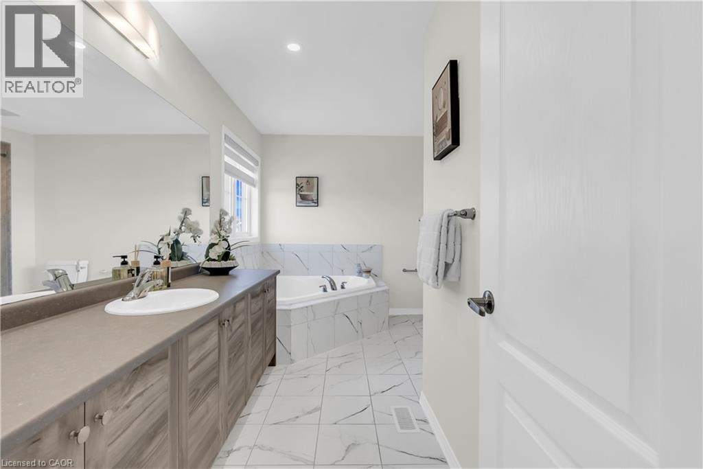 28 MAGDALENA Street - 22