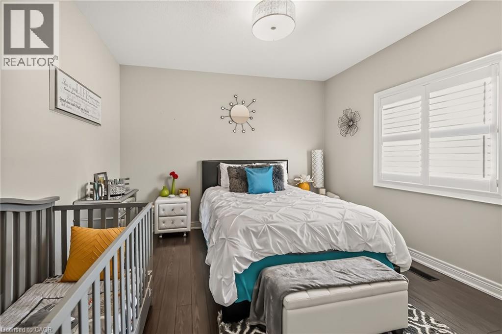 8165 TWENTY Road E - 22