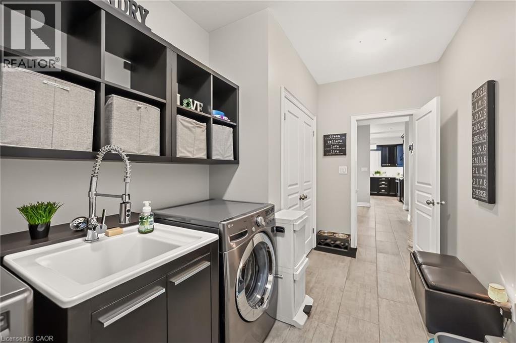 8165 TWENTY Road E - 27