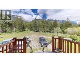 2660 95 Highway, Brisco, BC V0A1B0 Photo 23