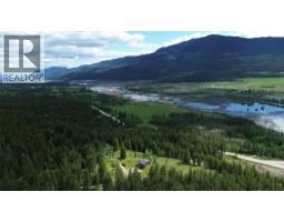 2660 95 Highway, Brisco, BC V0A1B0 Photo 57
