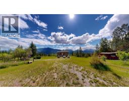 2660 95 Highway, Brisco, BC V0A1B0 Photo 36