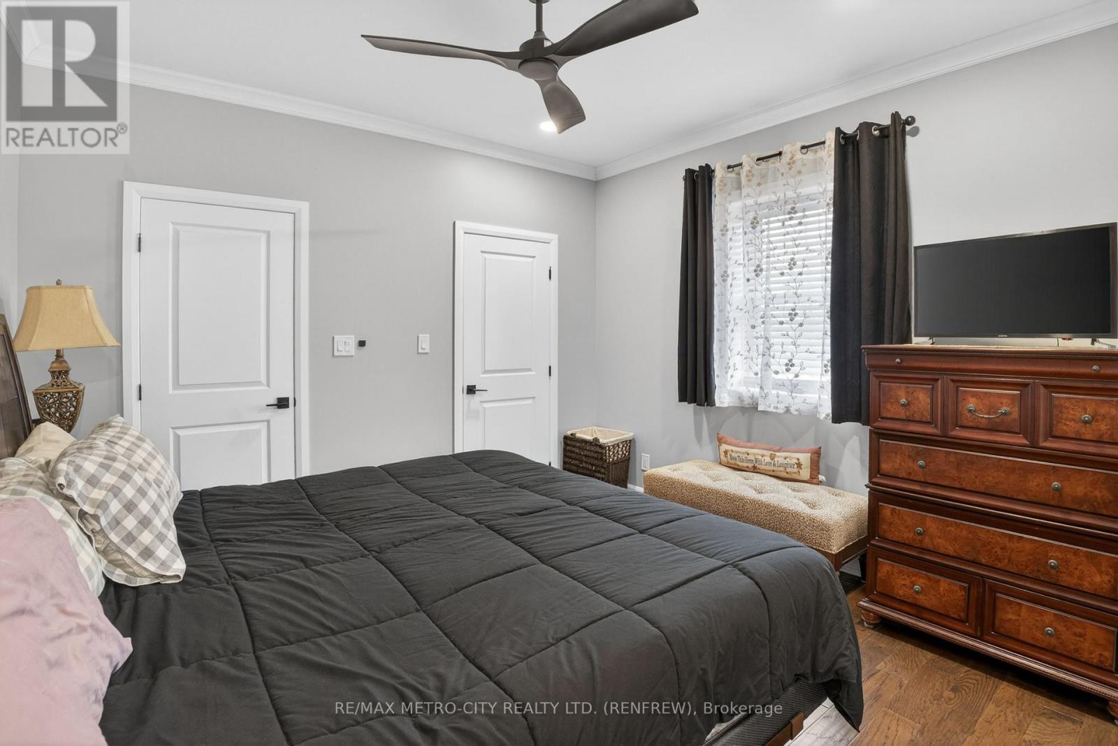 19 PALLEN ROAD - 16