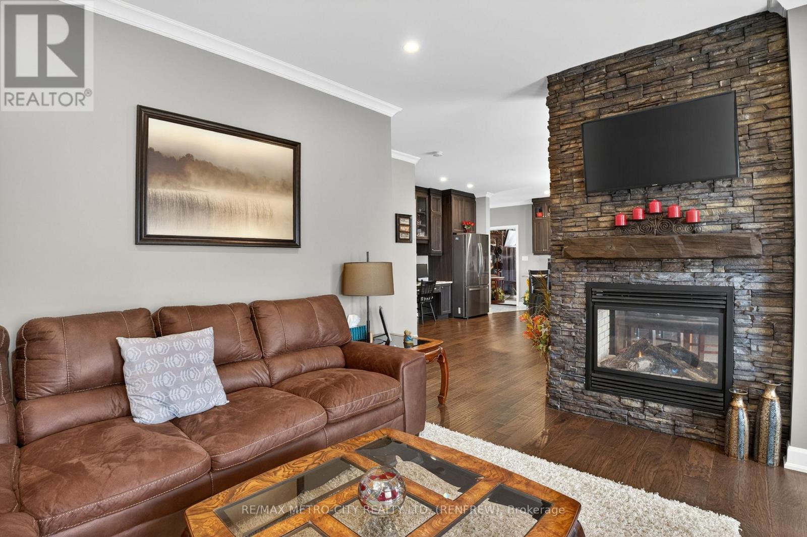 19 PALLEN ROAD - 11