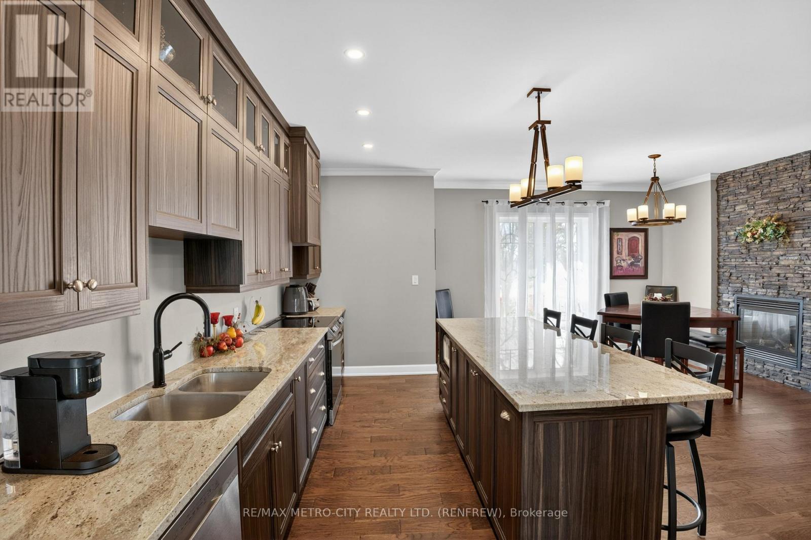 19 PALLEN ROAD - 8