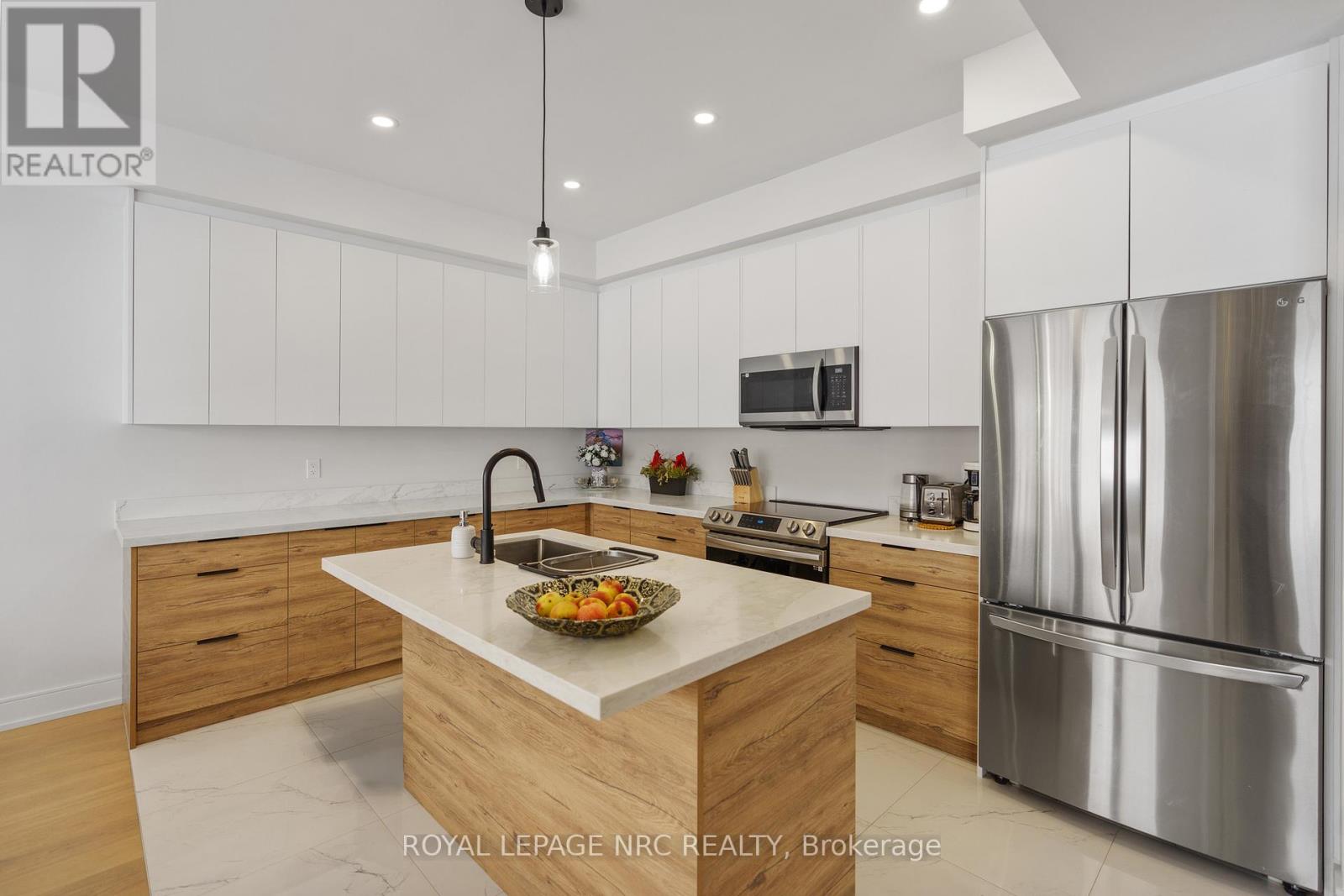 7384 SPLENDOUR DRIVE - 10