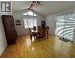 Dining nook - 190 Rue Des Peupliers, Shippagan, NB E8S2K2 Photo 10