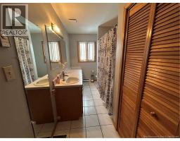 Dining room - 190 Rue Des Peupliers, Shippagan, NB E8S2K2 Photo 11