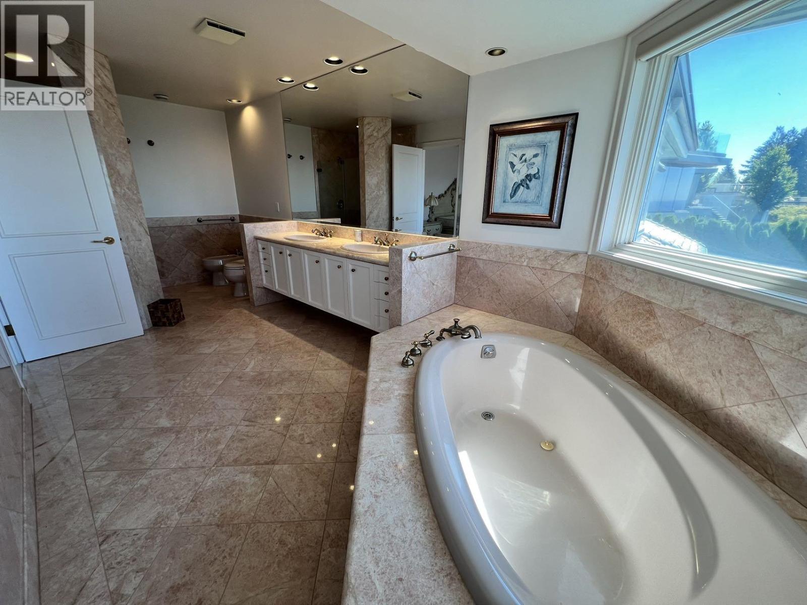 1538 CHIPPENDALE COURT, West Vancouver — photo 9