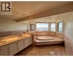 1538 Chippendale Court, West Vancouver, BC V7S3G6 Photo 10