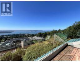 1538 Chippendale Court, West Vancouver, BC V7S3G6 Photo 6