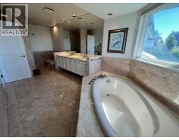 1538 Chippendale Court, West Vancouver, BC V7S3G6 Photo 9