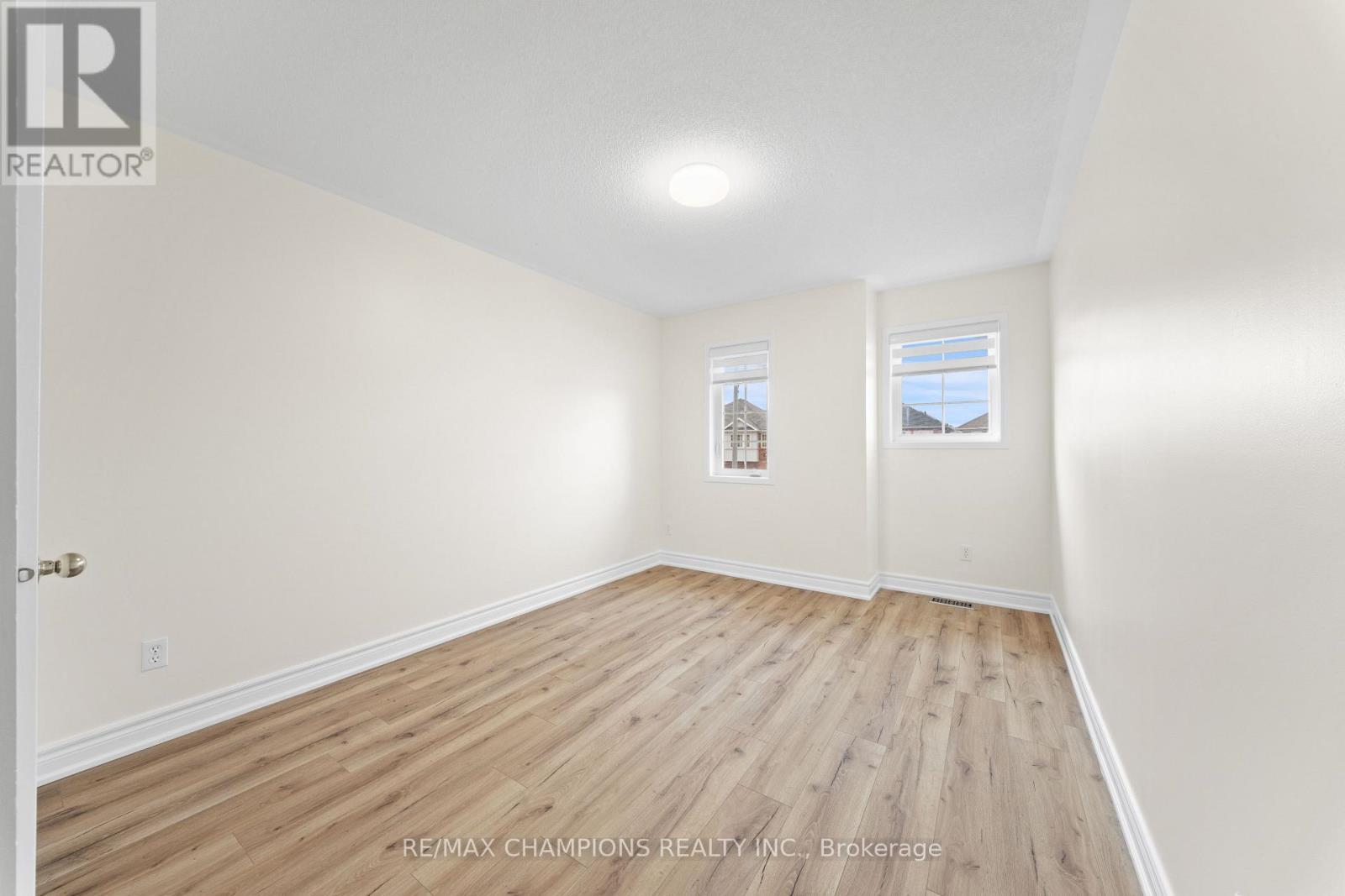 42 ABBOTSBURY DRIVE - 29