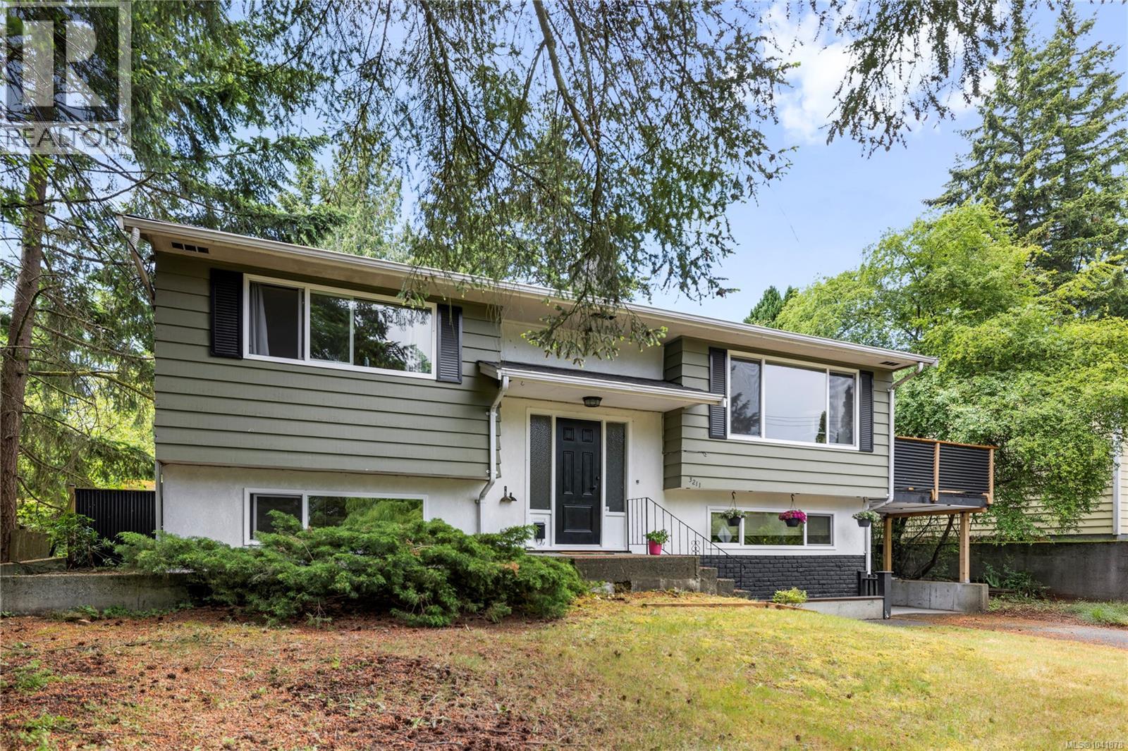 3211 Uplands Dr - 1