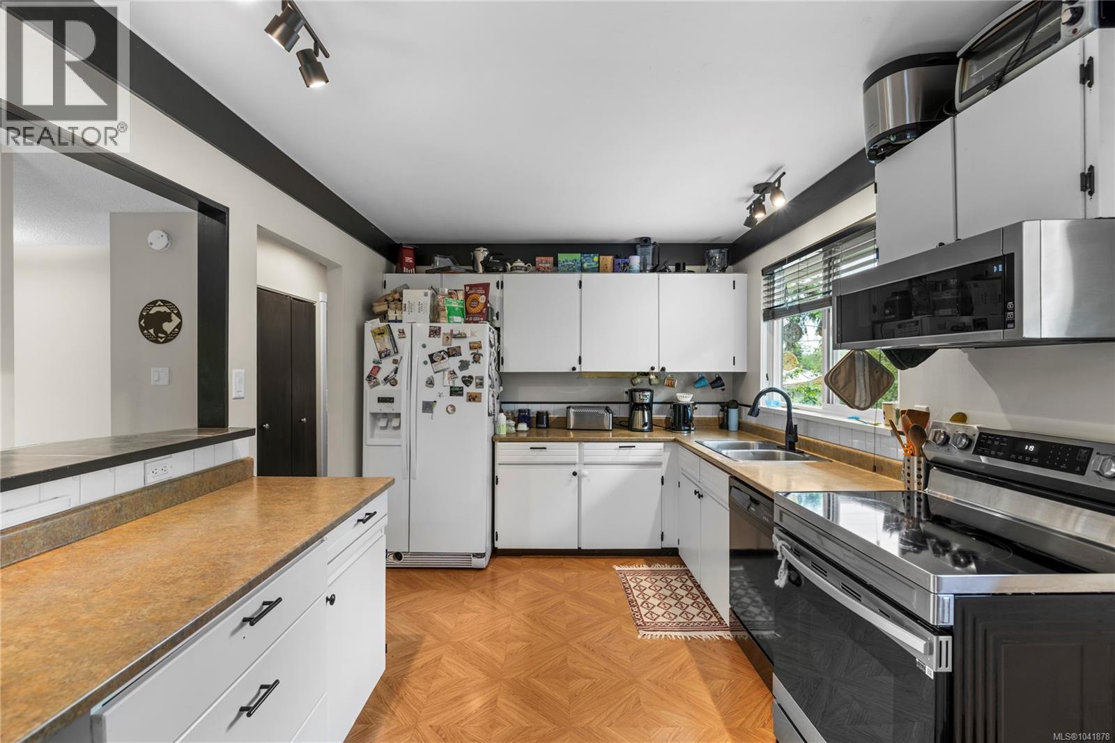 3211 Uplands Dr - 11