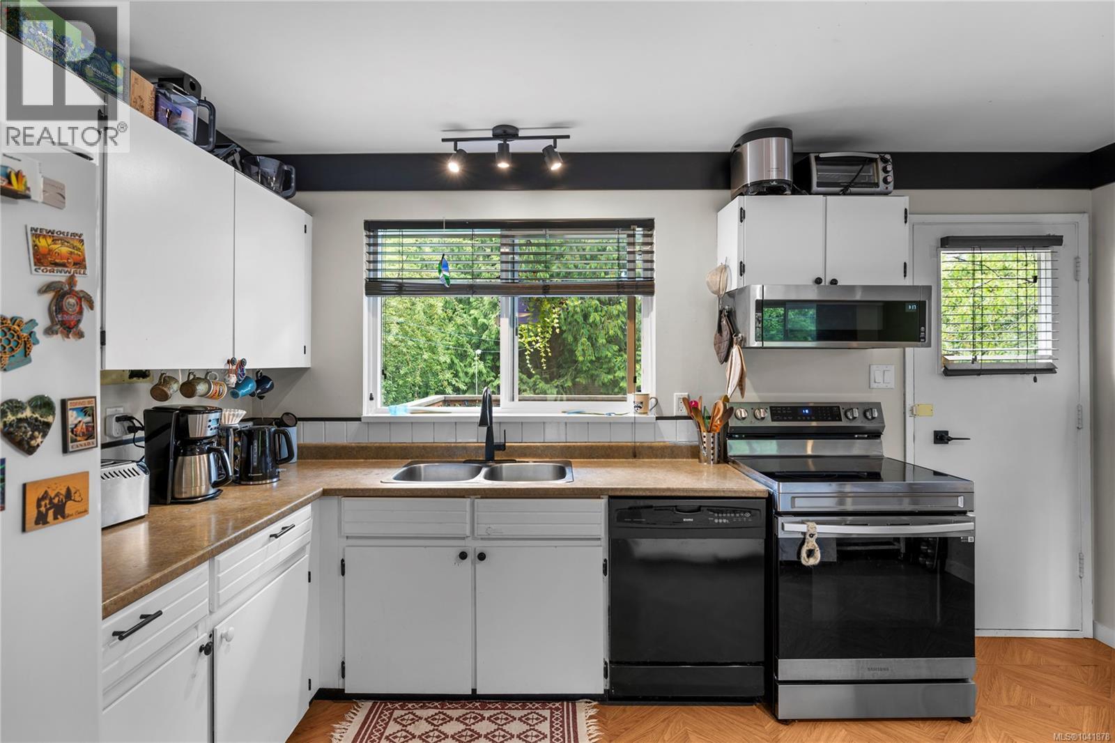 3211 Uplands Dr - 12