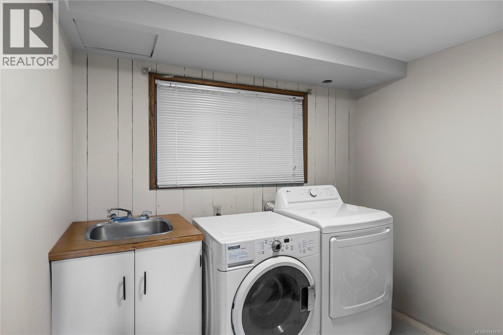3211 Uplands Dr - 23