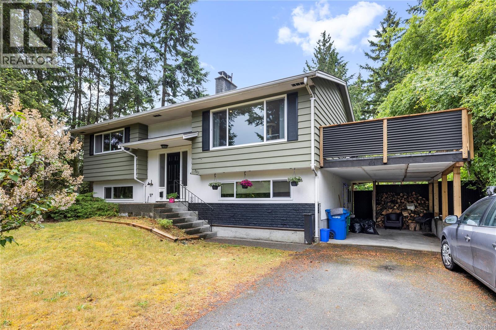 3211 Uplands Dr - 32