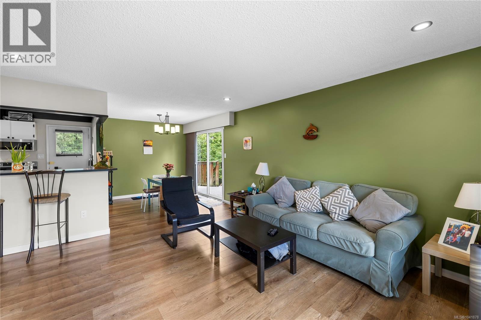 3211 Uplands Dr - 8