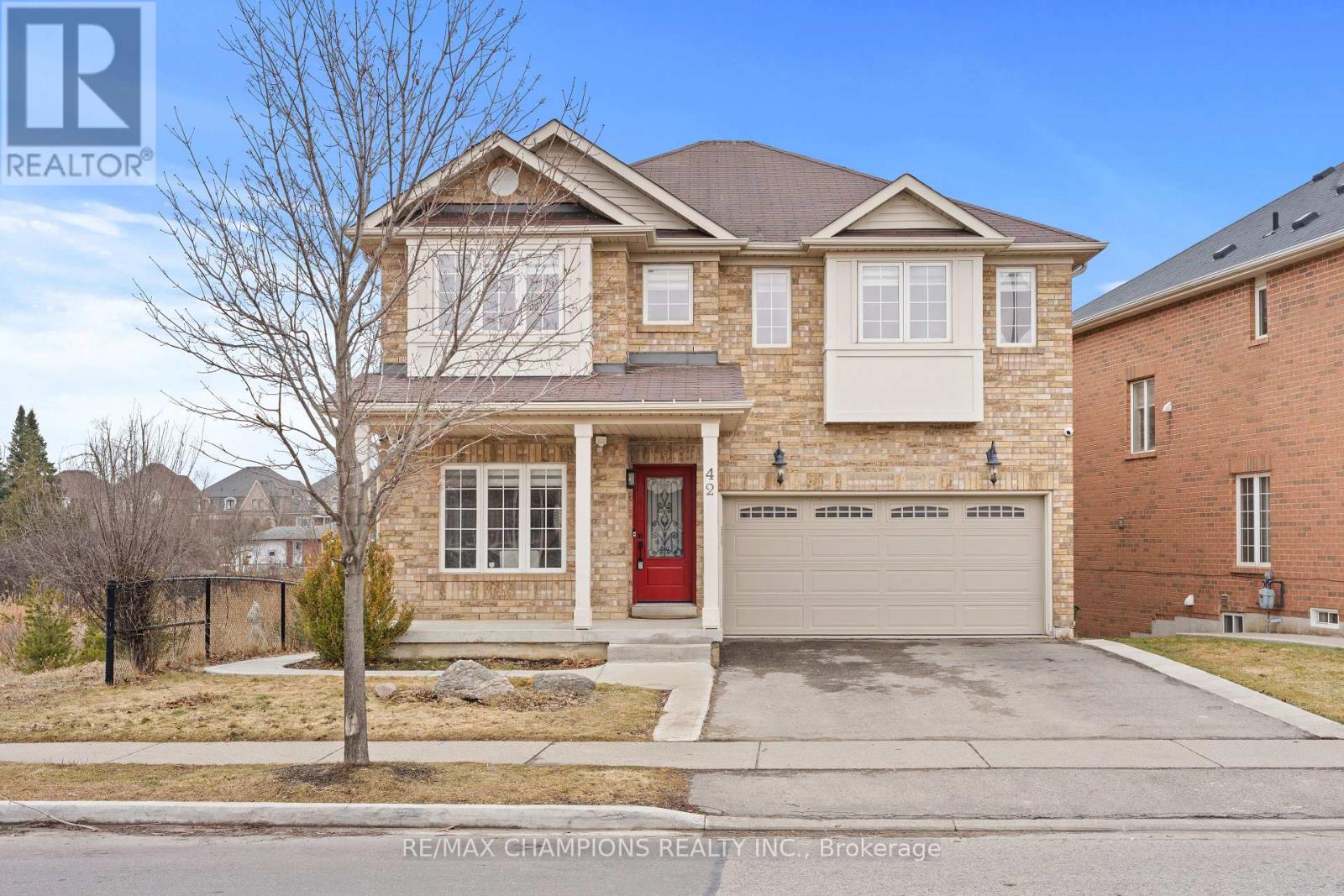 42 ABBOTSBURY DRIVE - 1