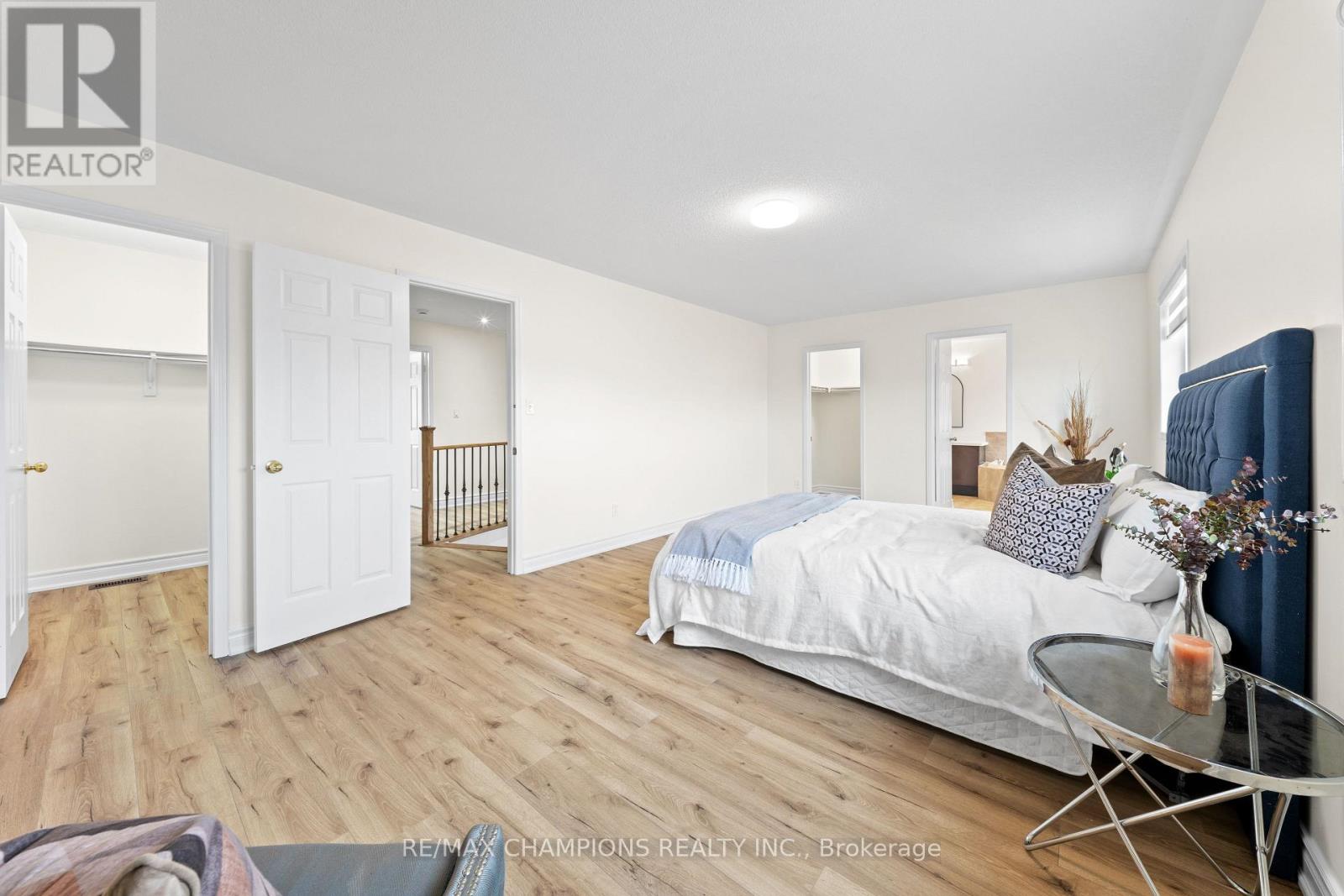 42 ABBOTSBURY DRIVE - 24