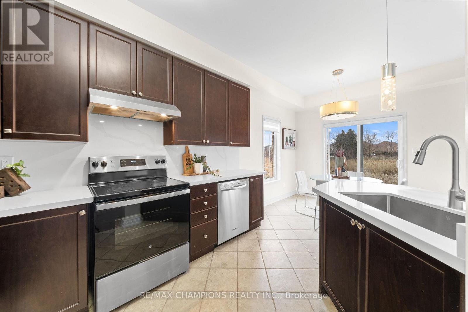 42 ABBOTSBURY DRIVE - 10