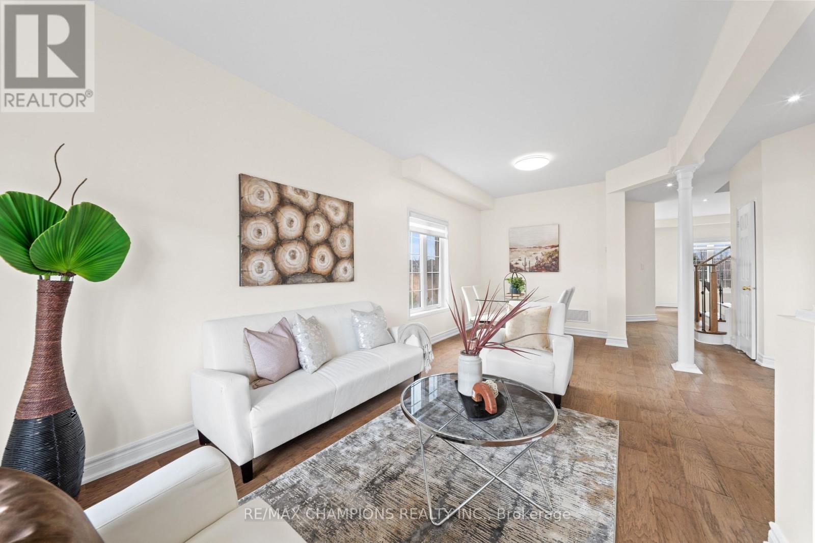 42 ABBOTSBURY DRIVE - 4
