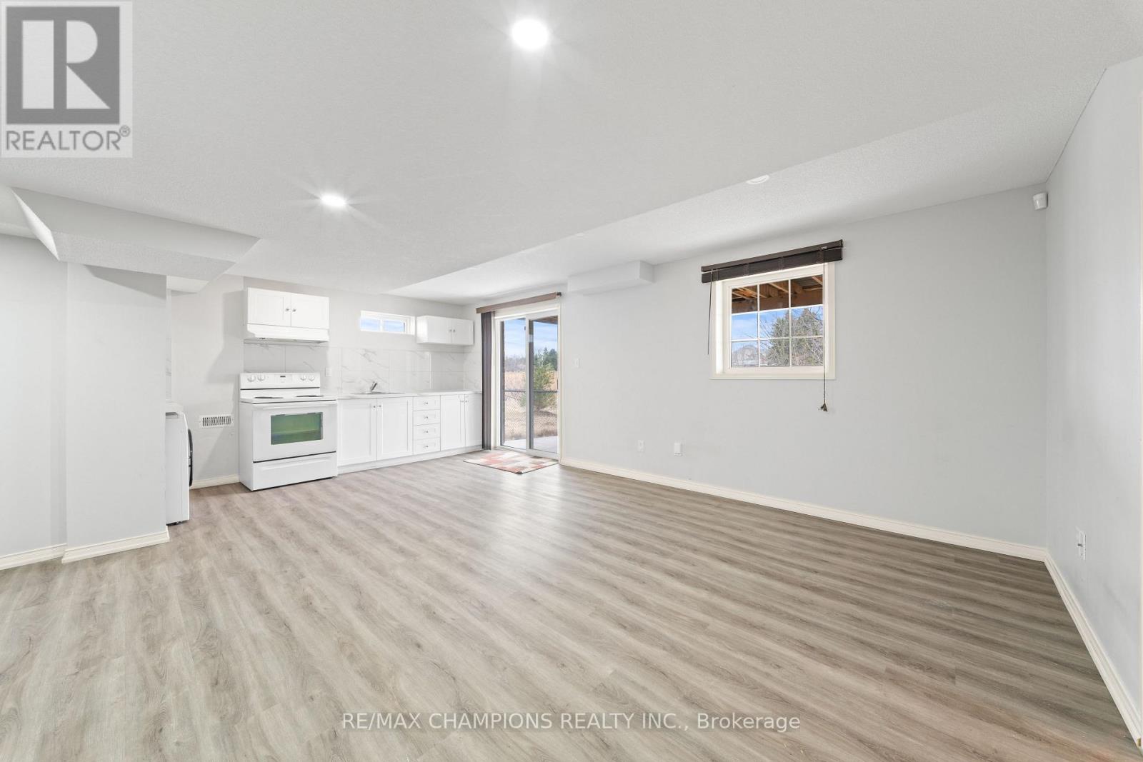 42 ABBOTSBURY DRIVE - 37