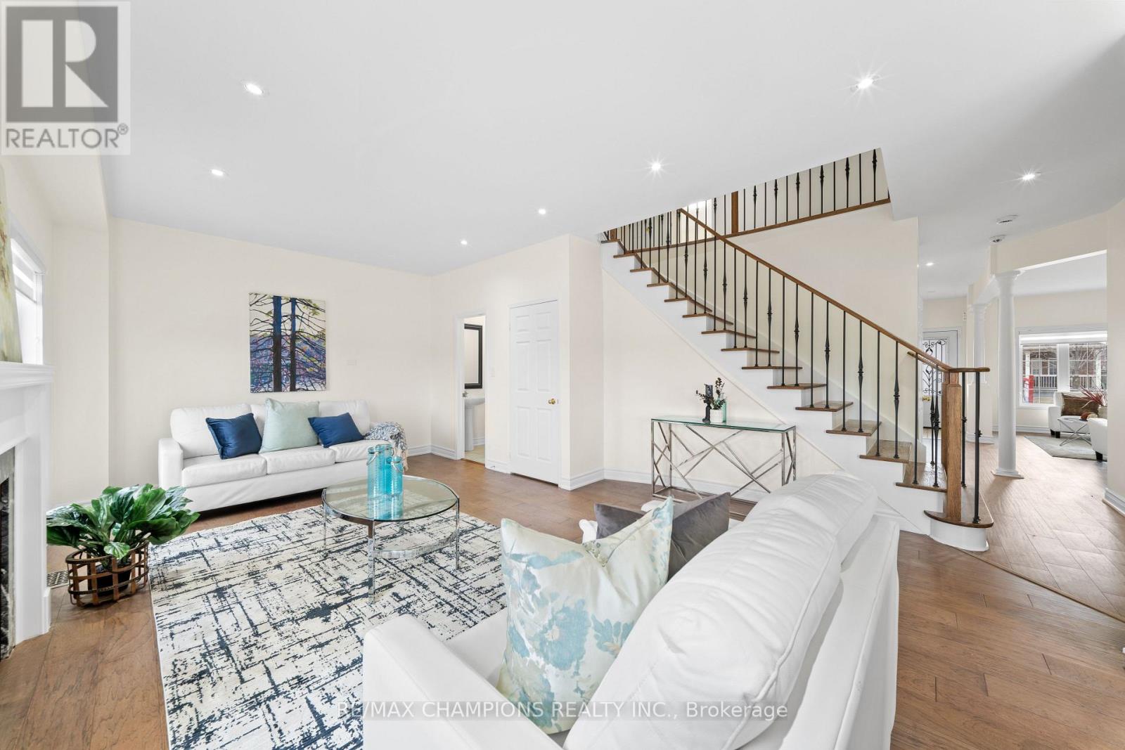 42 ABBOTSBURY DRIVE - 18