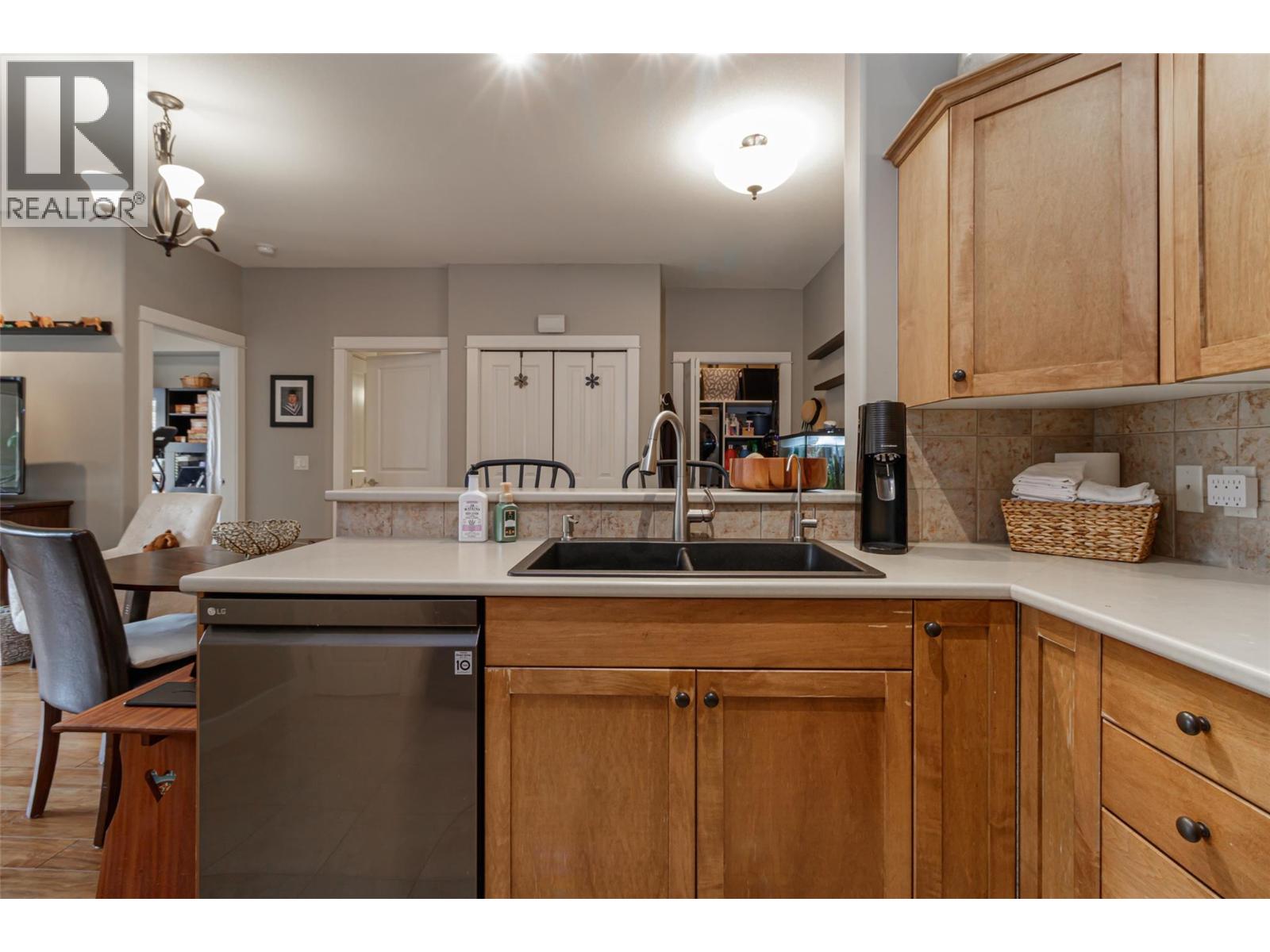 #411 2551 Shoreline Drive - 7