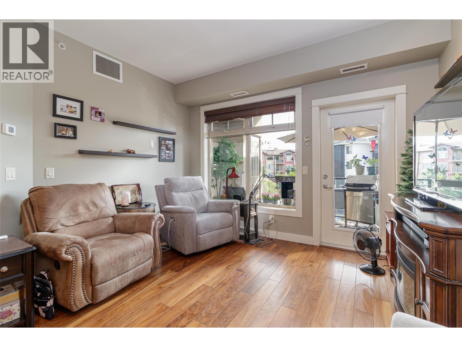 #411 2551 Shoreline Drive - 9