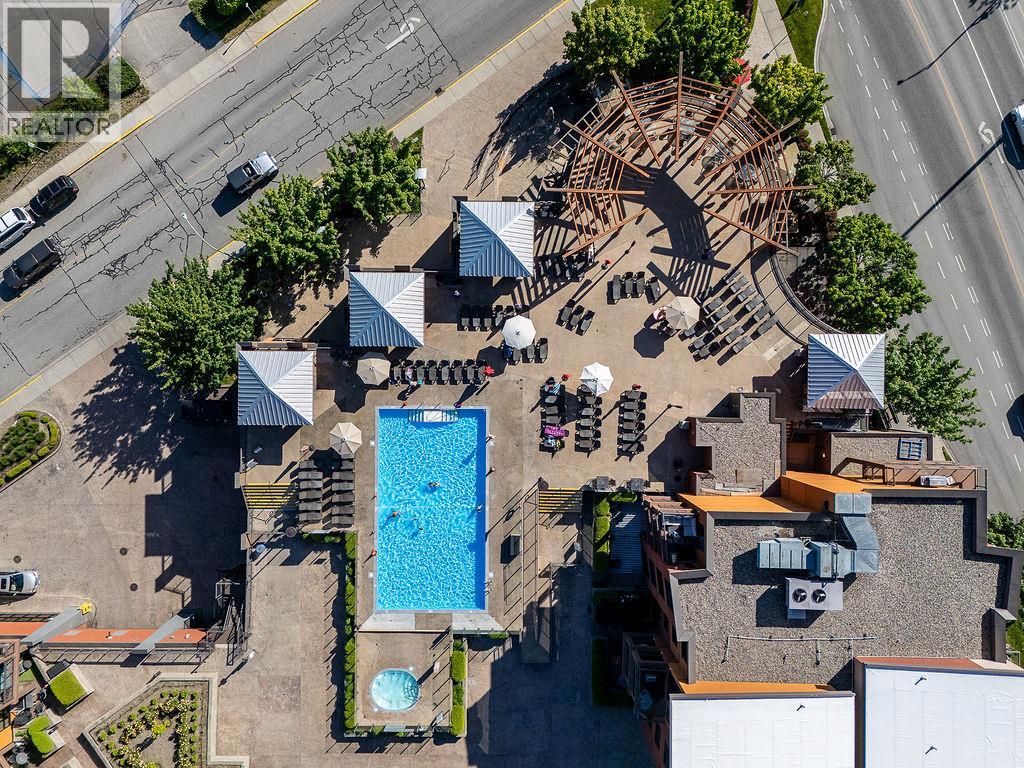 523 654 Cook Road, Kelowna