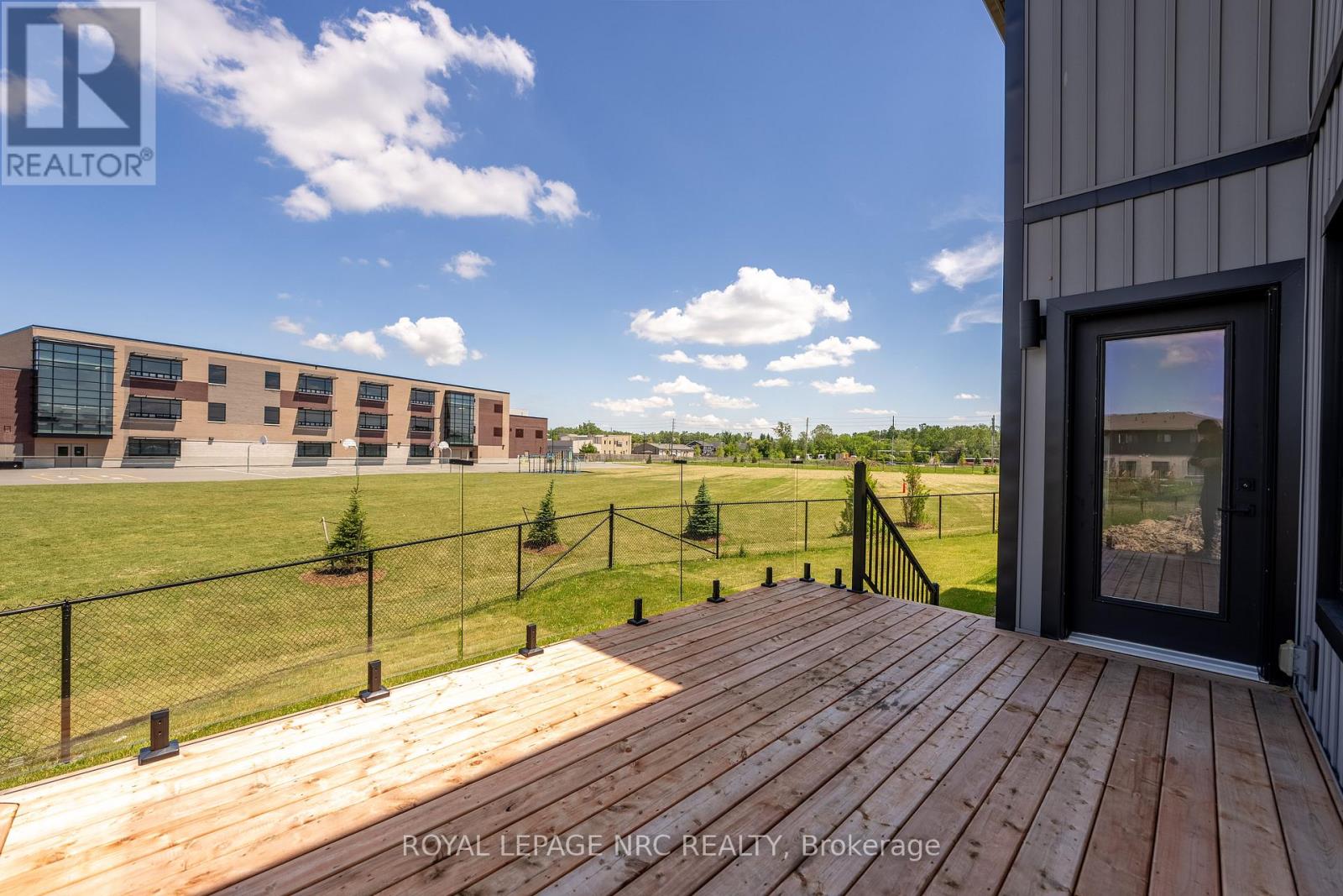 7392 SPLENDOUR DRIVE - 37